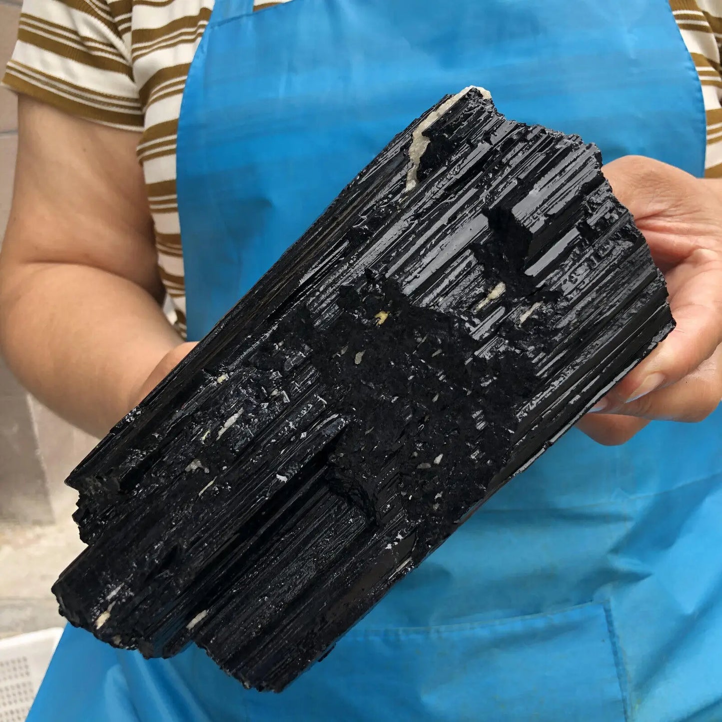 Natural Beautiful Black Tourmaline Quartz Specimen Crystal  Home Demagnetization Decoration Energy  Gem